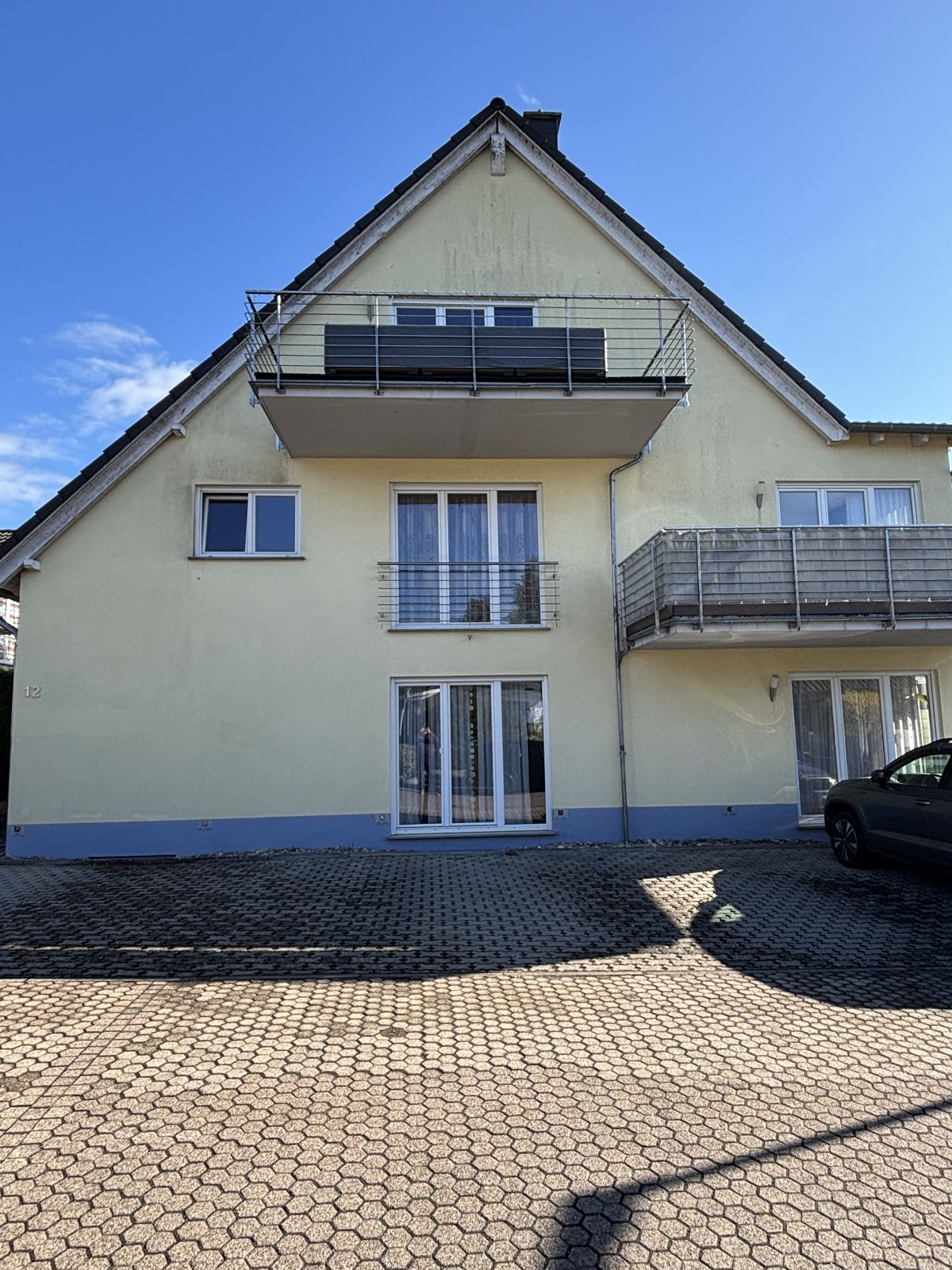 Rückfassade vier Wochen später, Zwischenstand